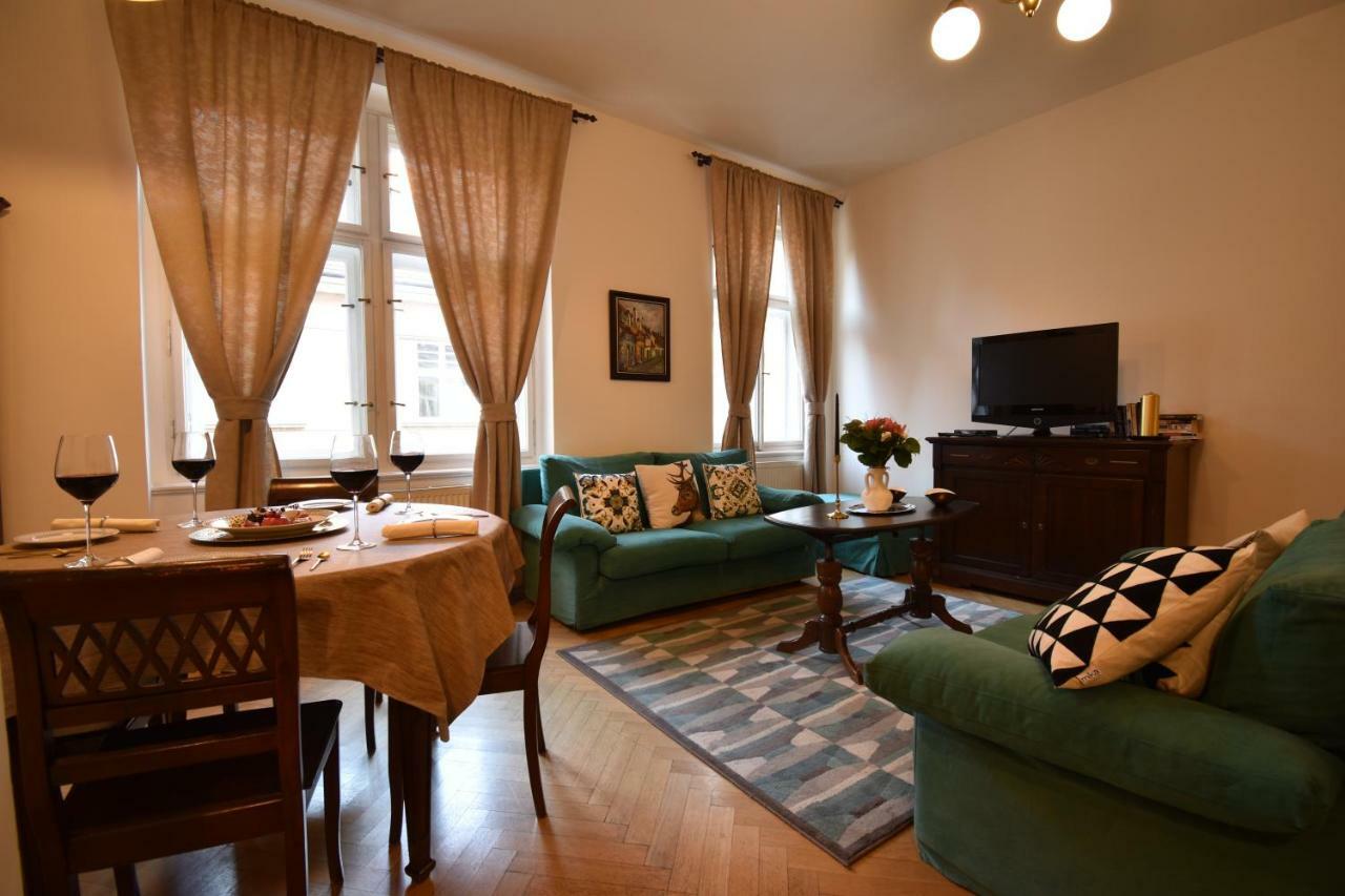 דירות פראג Cozy Flat By The Astronomical Clock מראה חיצוני תמונה