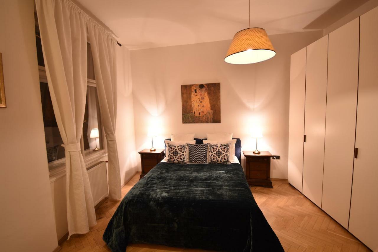 דירות פראג Cozy Flat By The Astronomical Clock מראה חיצוני תמונה