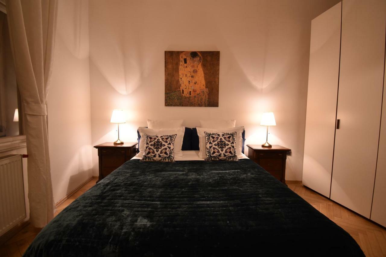 דירות פראג Cozy Flat By The Astronomical Clock מראה חיצוני תמונה