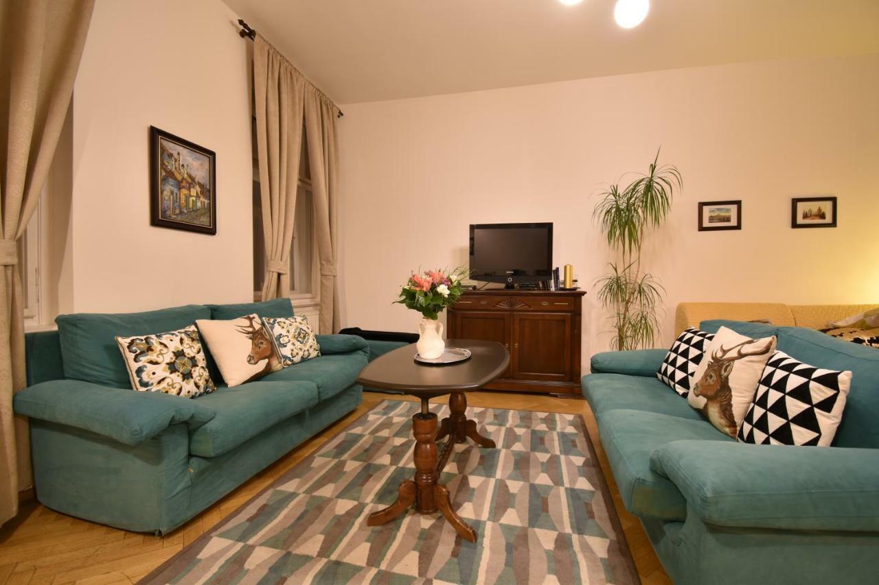 דירות פראג Cozy Flat By The Astronomical Clock מראה חיצוני תמונה